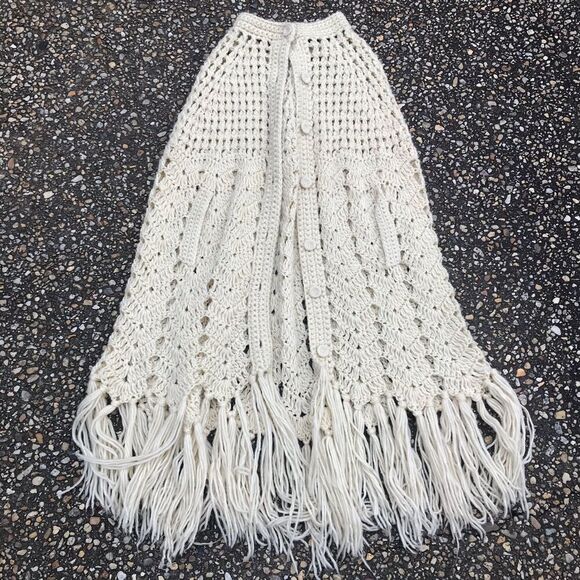 Vintage 1970s crochet hippie poncho cape extra long with fringe - Picture 1 of 7